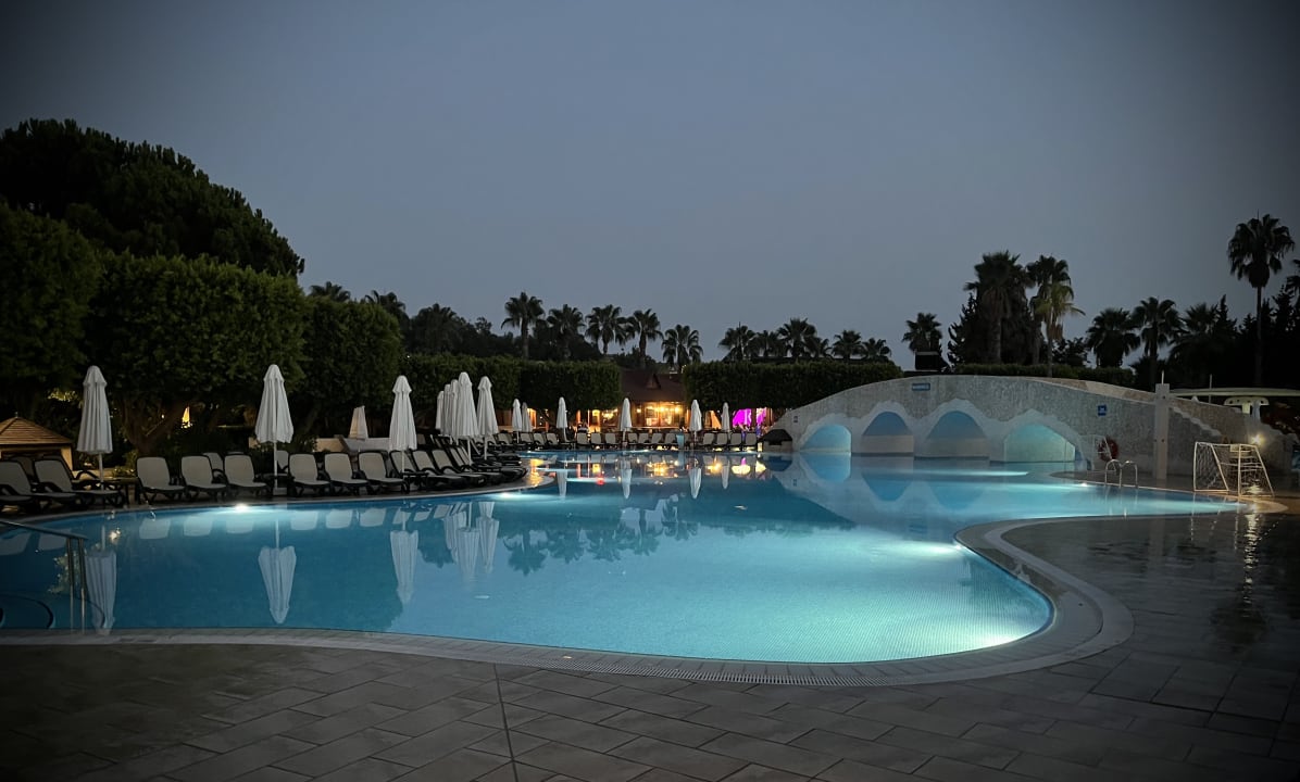 Pool Club Grand Side