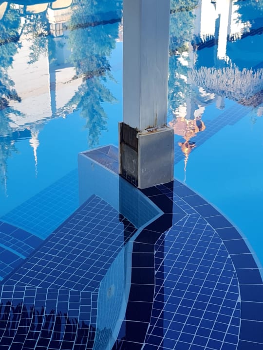 Pool Well Palace Side