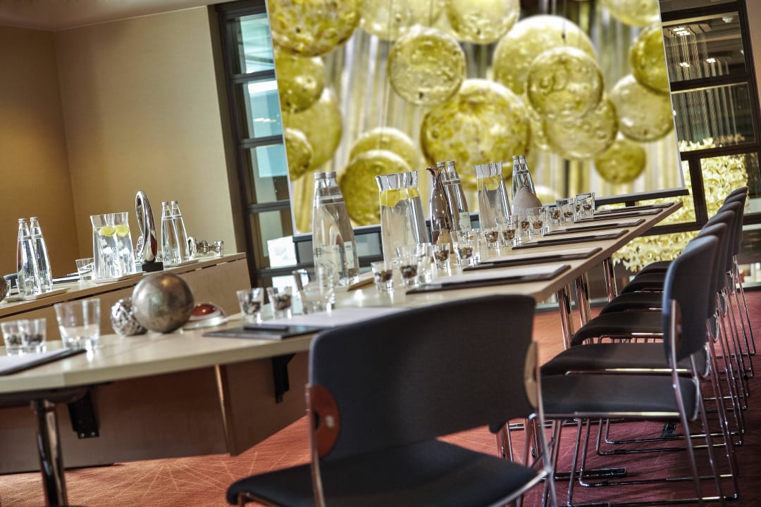 Chapter Meeting Room Renaissance Istanbul Polat Bosphorus Hotel