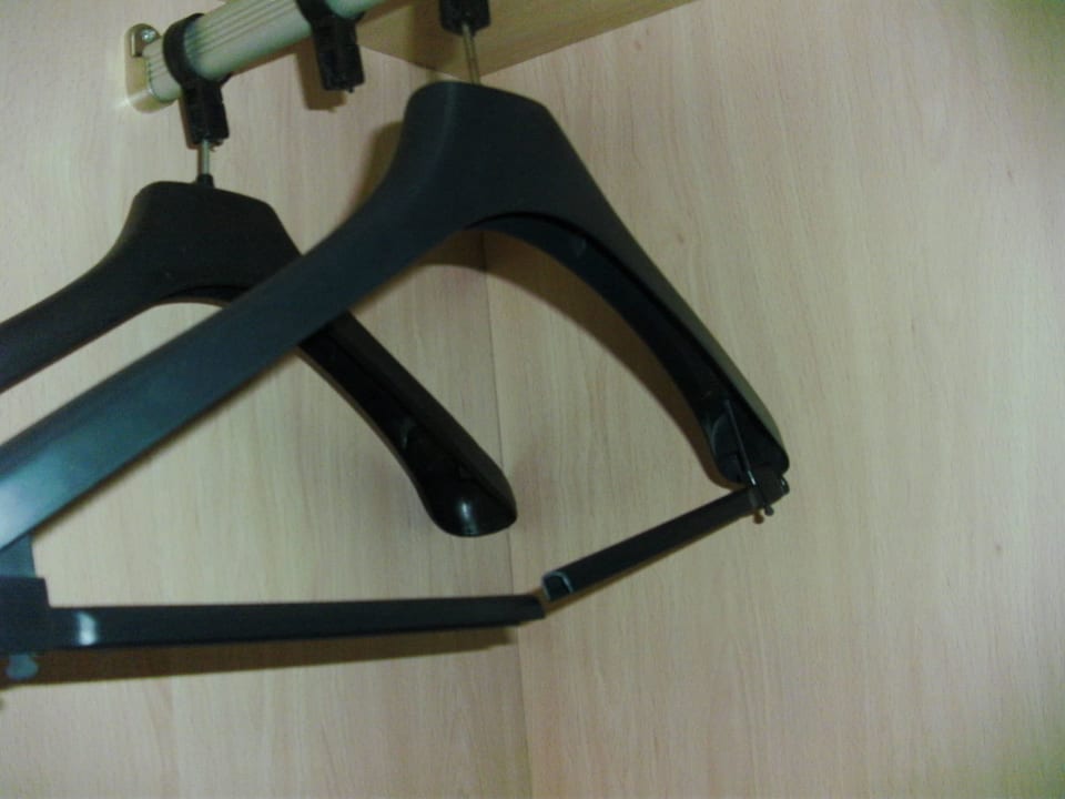 Kleiderbügel kaputt Alcudia Garden Aparthotel