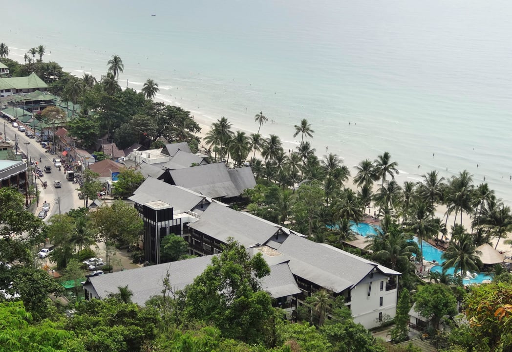 Sicht auf KC Grande vom Fährenanleger her kommend KC Grande Resort Koh Chang