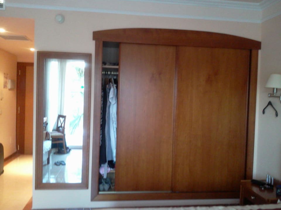 Der Kleiderschrank Hotel Aparthotel Paguera Beach