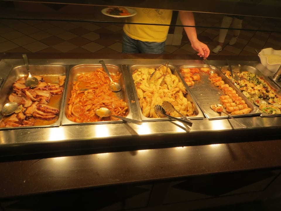 Teil des Abendbuffets Anissa Beach & Village
