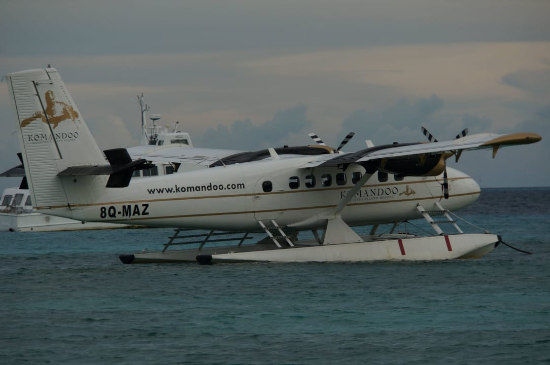 Inselflugzeug Kuredu Island Resort & Spa