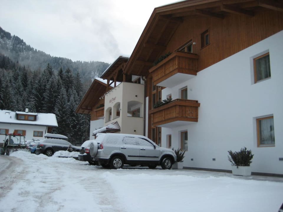 Hotelansicht rückwärtig Hotel Plunger