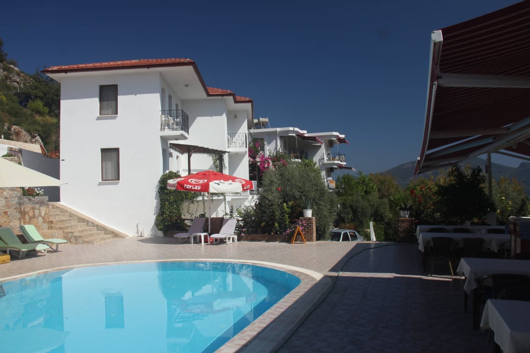 Pool und Hotel Saadet Apart Hotel