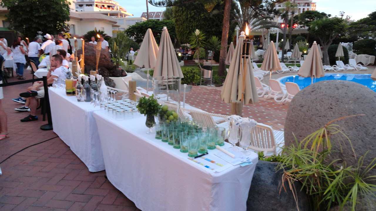 Hôtel H10 Las Palmeras - Le Bar de Piscine H10 Las Palmeras