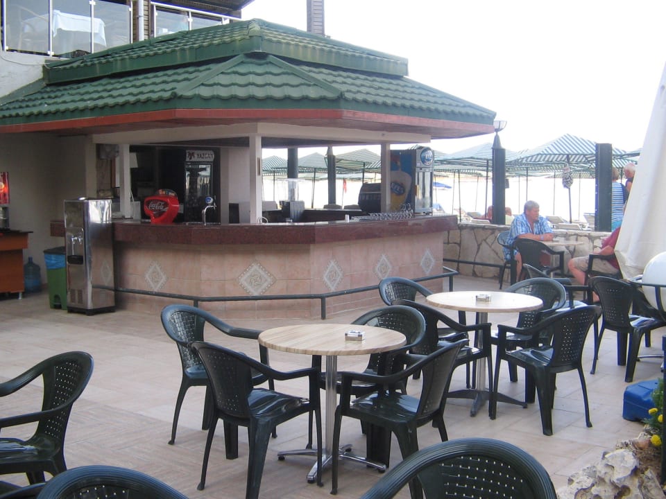Poolbar Aska Hotel Just in Beach