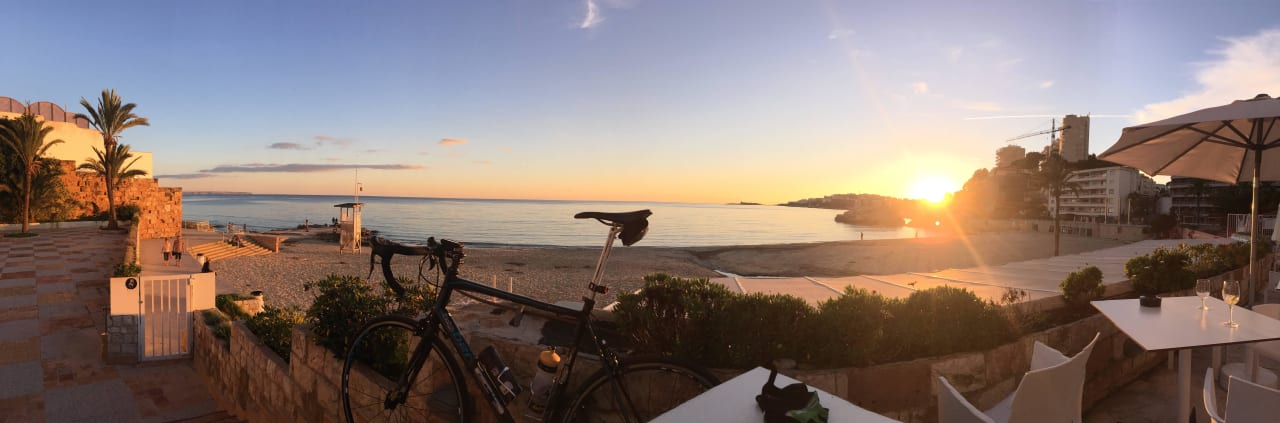 Ausblick von der Terrasse auf Strand & Bucht Be Live Marivent - Adults only