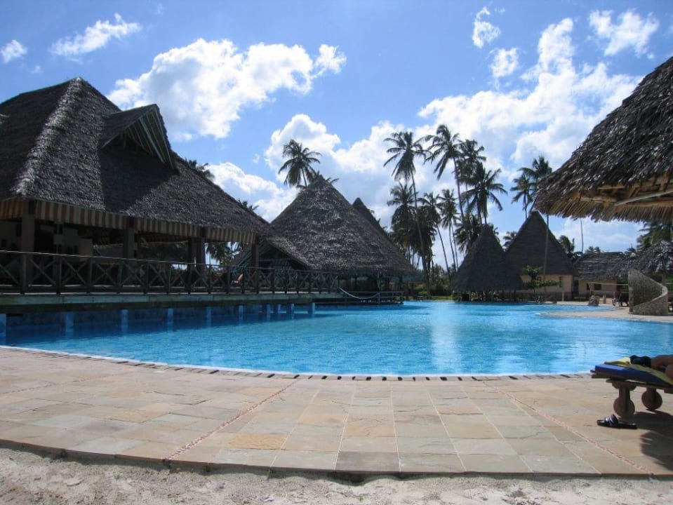 Hauptpool Neptune Pwani Beach Resort & Spa