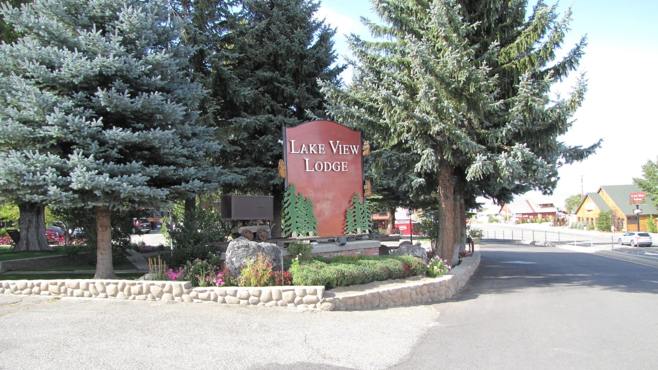 Einfahrt Hotel Lake View Lodge