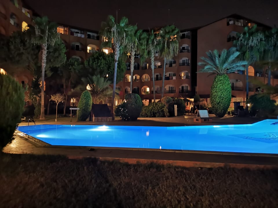 Außenansicht Club Turtas Beach Hotel