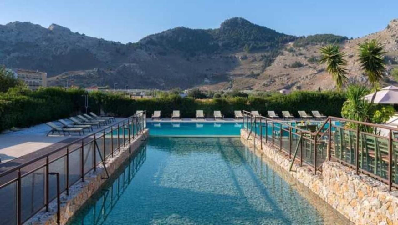 Pool Anavadia Green