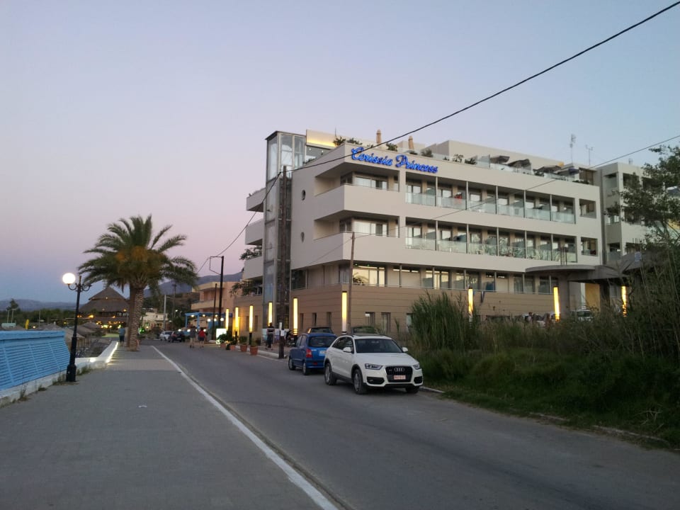 Hotel am Abend Hotel Corissia Princess