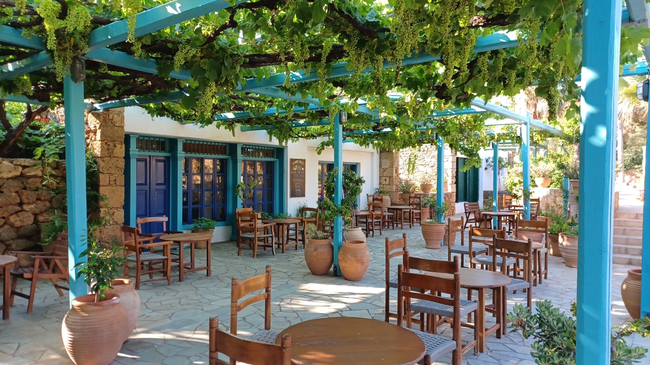 Gartenanlage Kernos Beach Hotel & Bungalows