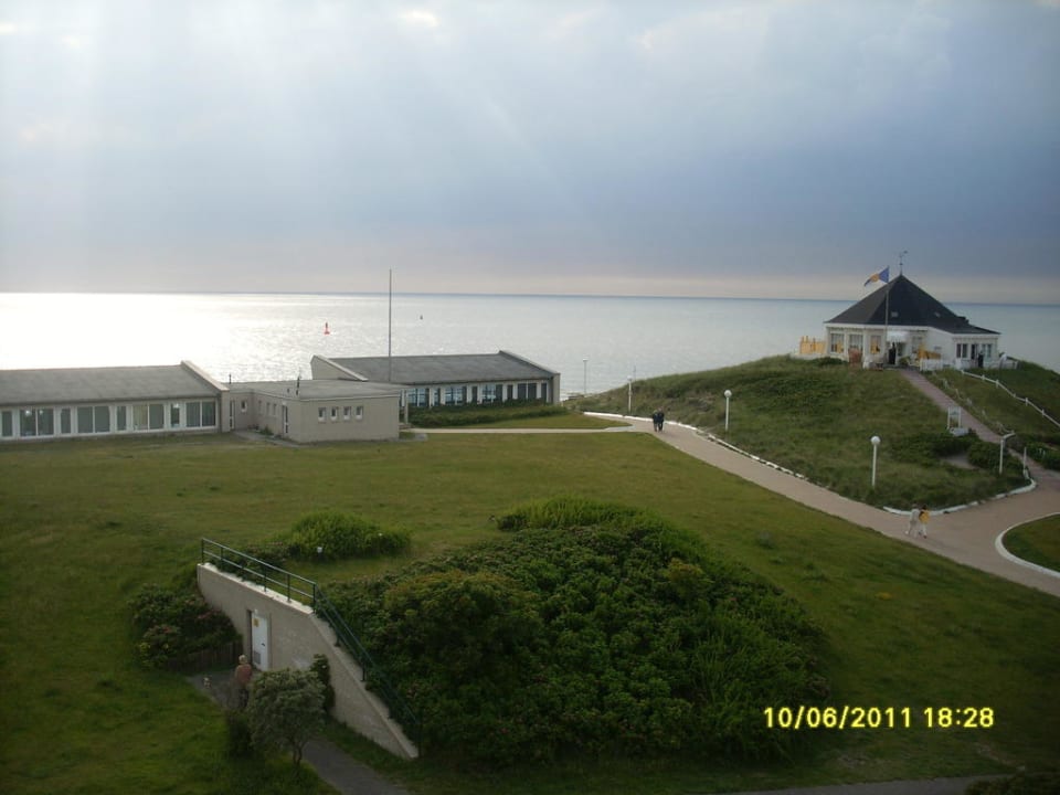 Blick aus dem Zimmer, rechts auf die Conditorei Hotel Am Damenpfad mit Haus Seeblick