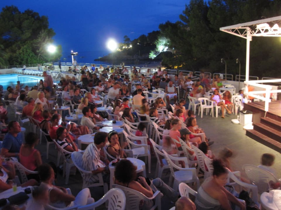 Showbühne beim Pool Sandos El Greco Beach Hotel 16+
