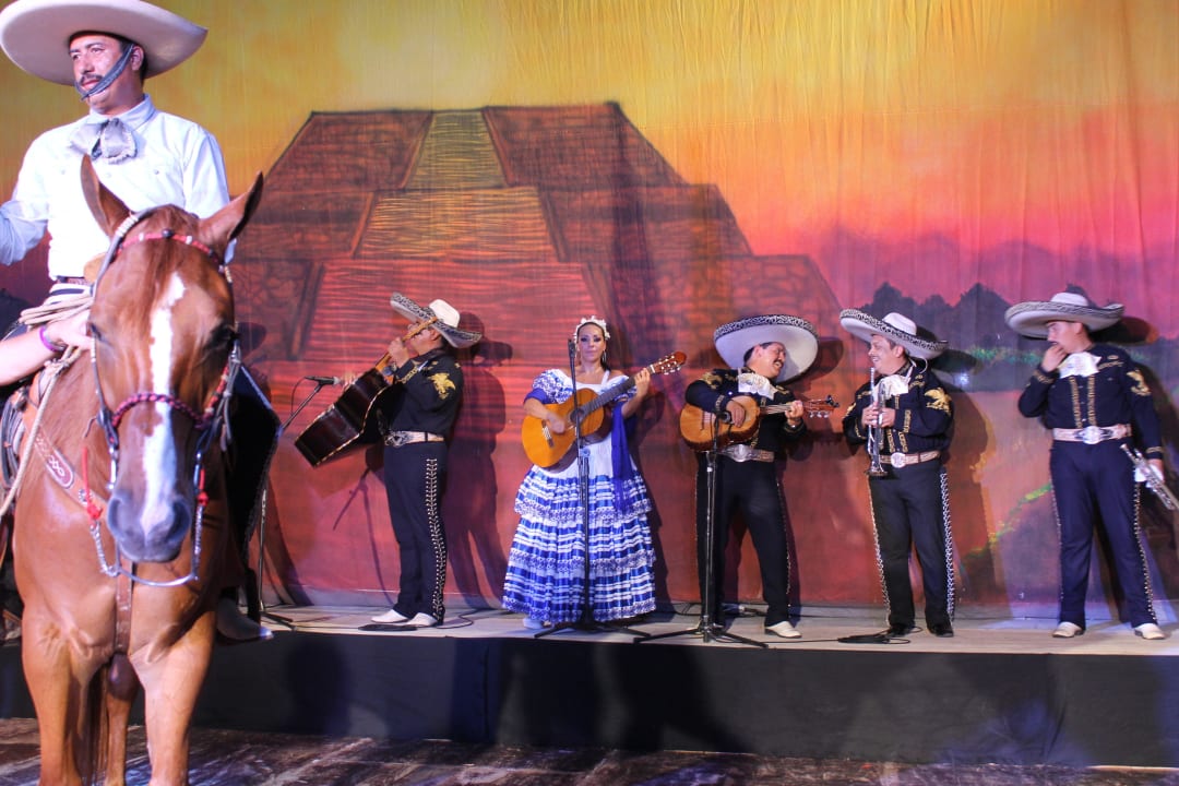 Mexican Night  Grand Palladium Kantenah Resort & Spa