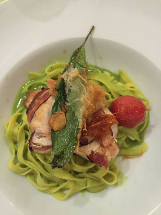 Hühnerbrüstchen im Speckmantel Naturhotel Molzbachhof