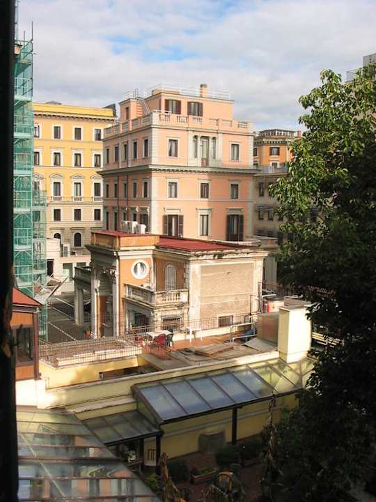 Blick aus dem Balkonfenster Hotel Astoria Garden