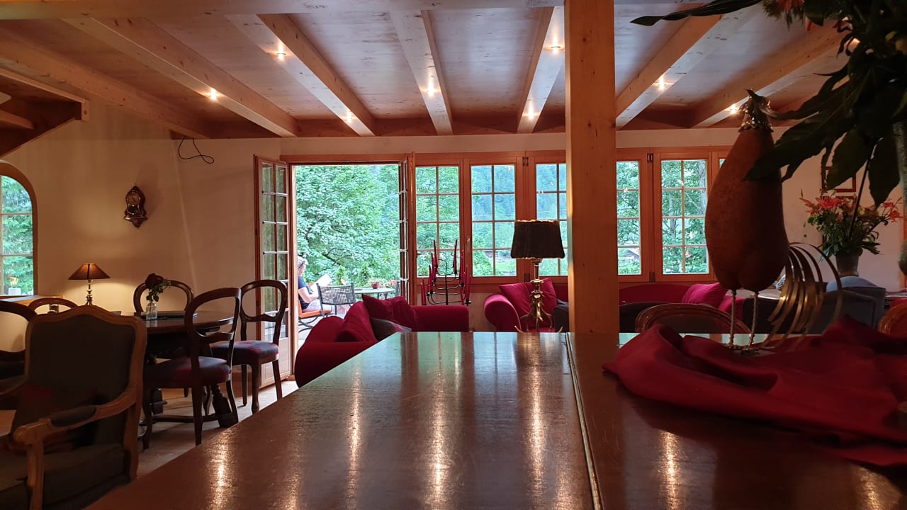 Lobby Waldhotel Doldenhorn & Landgasthof Ruedihus