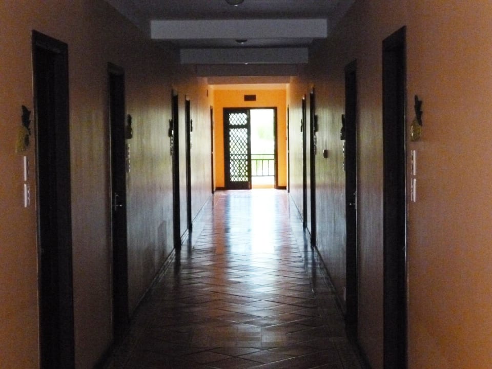 Flur in einem der Gebäude Pandanus Resort