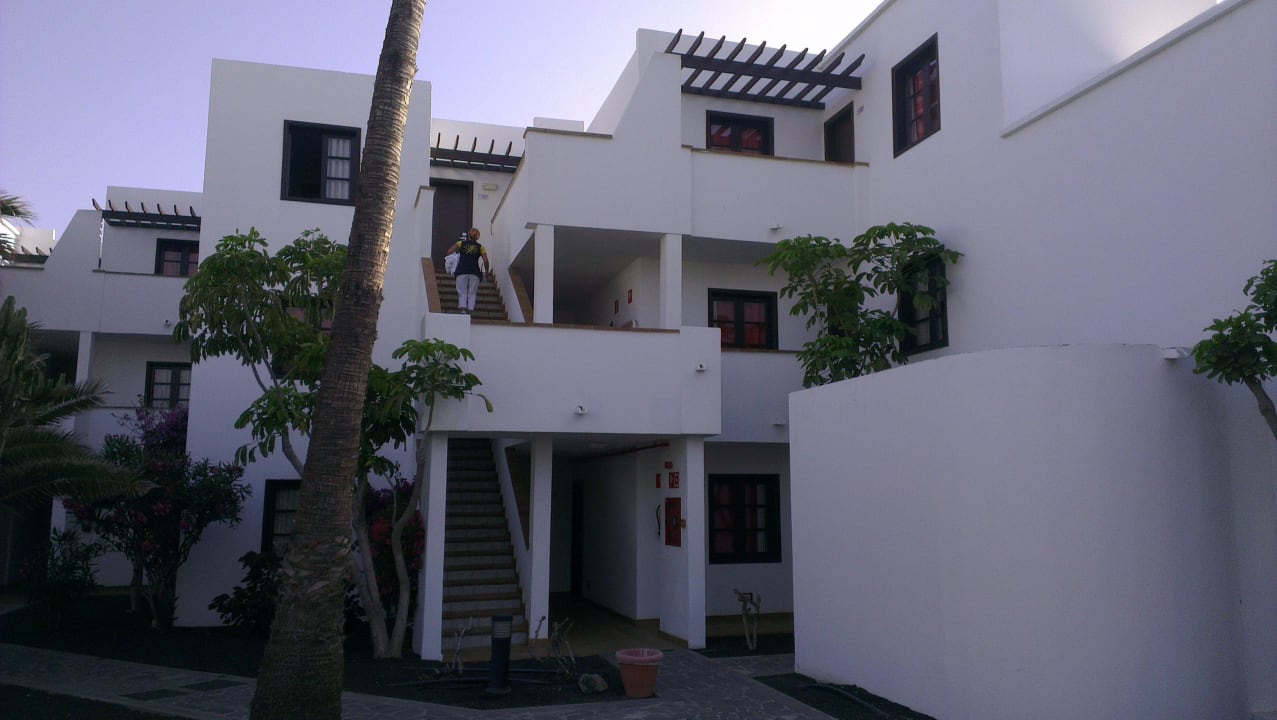 Zwei- bis dreistöckige Anlage allsun App.-Hotel Albatros