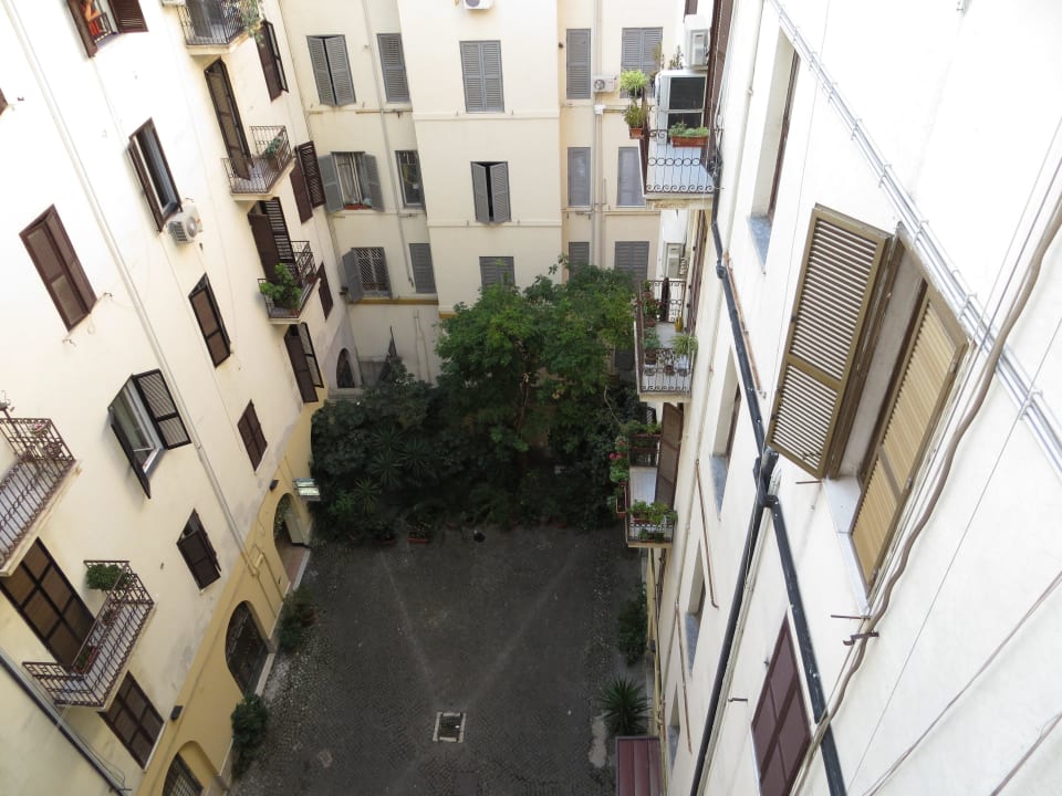 Ruhiger Innenhof Hotel Contilia