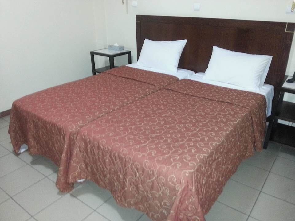 Zimmer 405 - Bett Best Western Hotel Pythagorion