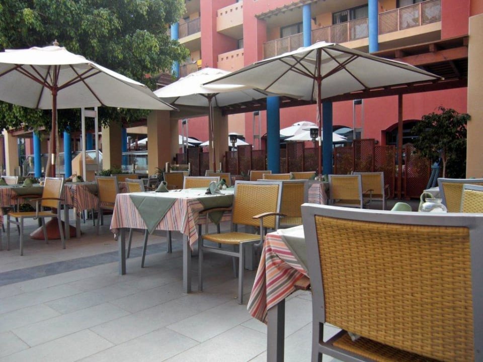 Aussenbereich vom kleinen Restaurant H10 Tindaya