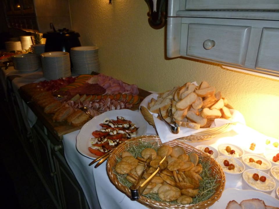 Buffet Hotel Johanna mitten im Ötztal