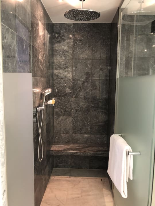 Zimmer Breidenbacher Hof