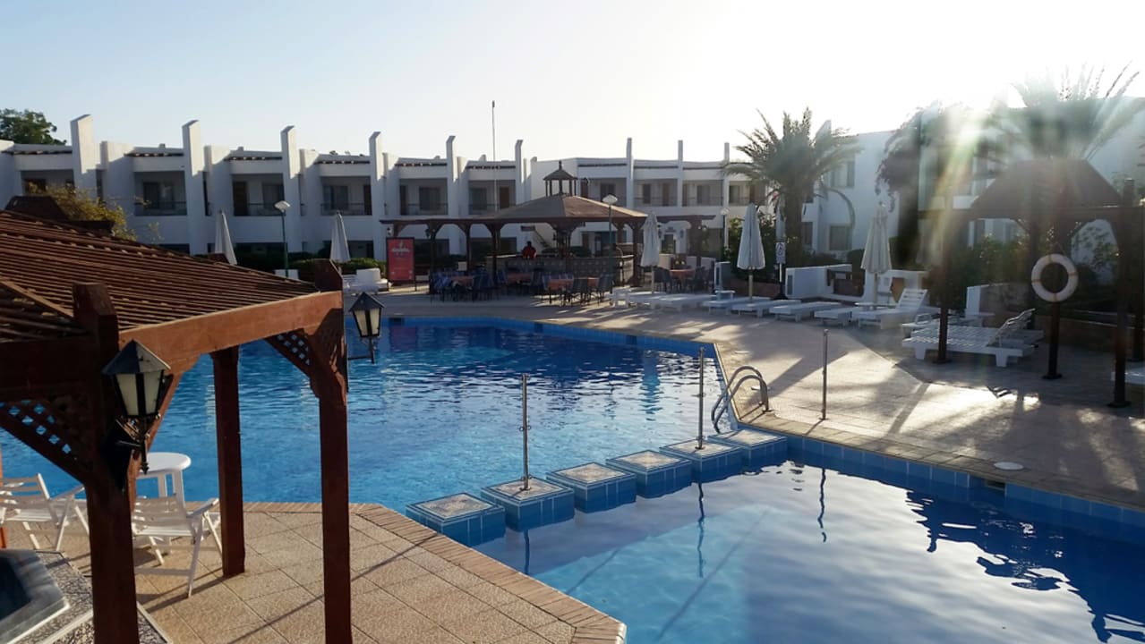 Pool Menaville Safaga