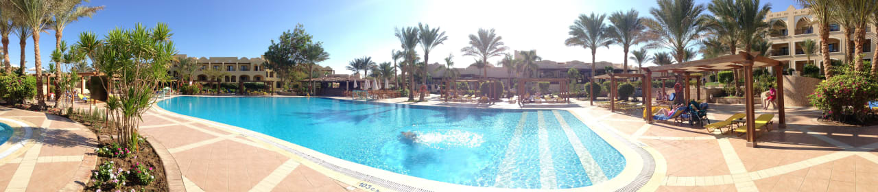 Die schöne Poolanlage des Jaz Makadi Spa Hotel JAZ Makadi Star & Spa