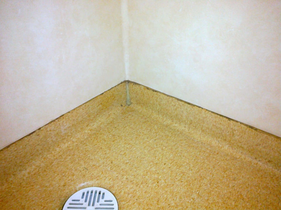 Schimmel im Bad Morada Hotel Arendsee