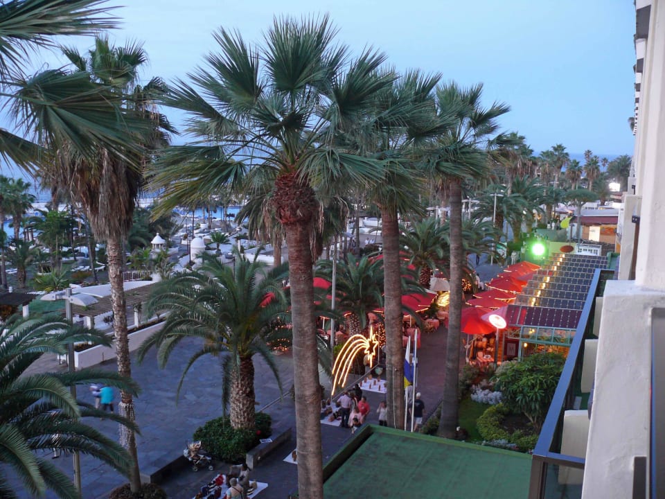 Fußgängerbereich vor dem Hotel Hotel ValleMar