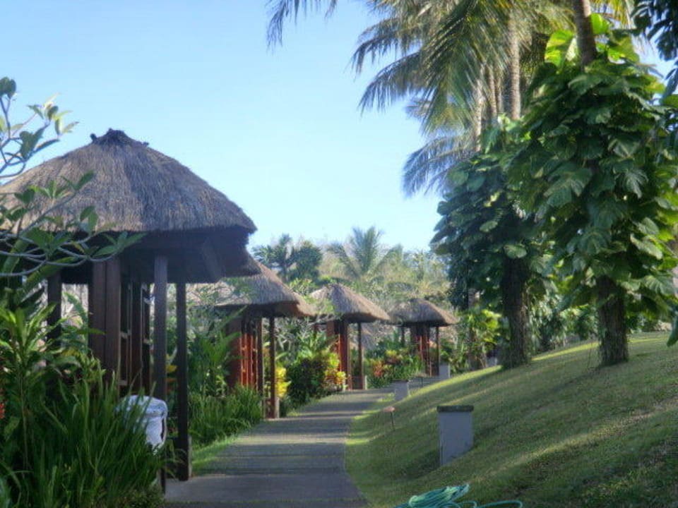 Der Weg zu den Poolvillen Maya Ubud Resort & Spa Bali