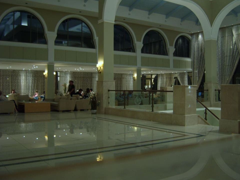 Lobby am Abend Porto Bello Royal