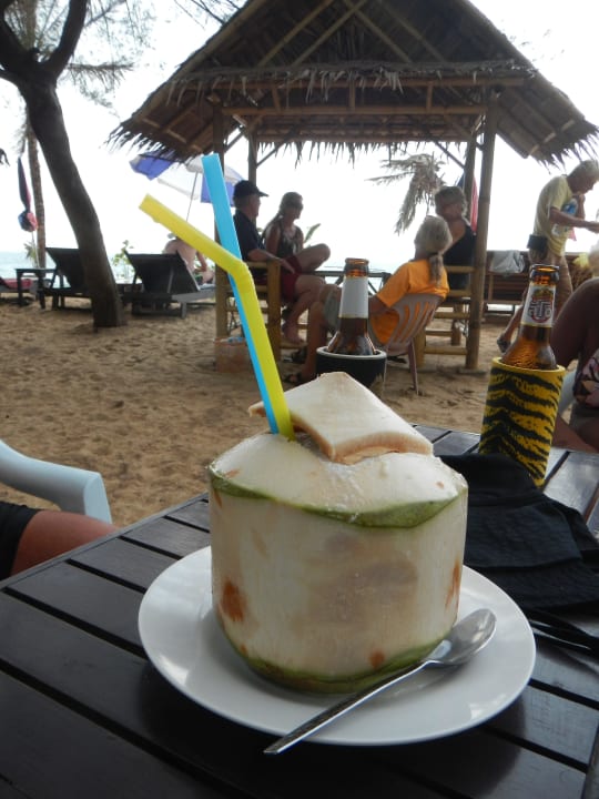 Im Hotel leider immer Out The Leaf on The Sands by Katathani