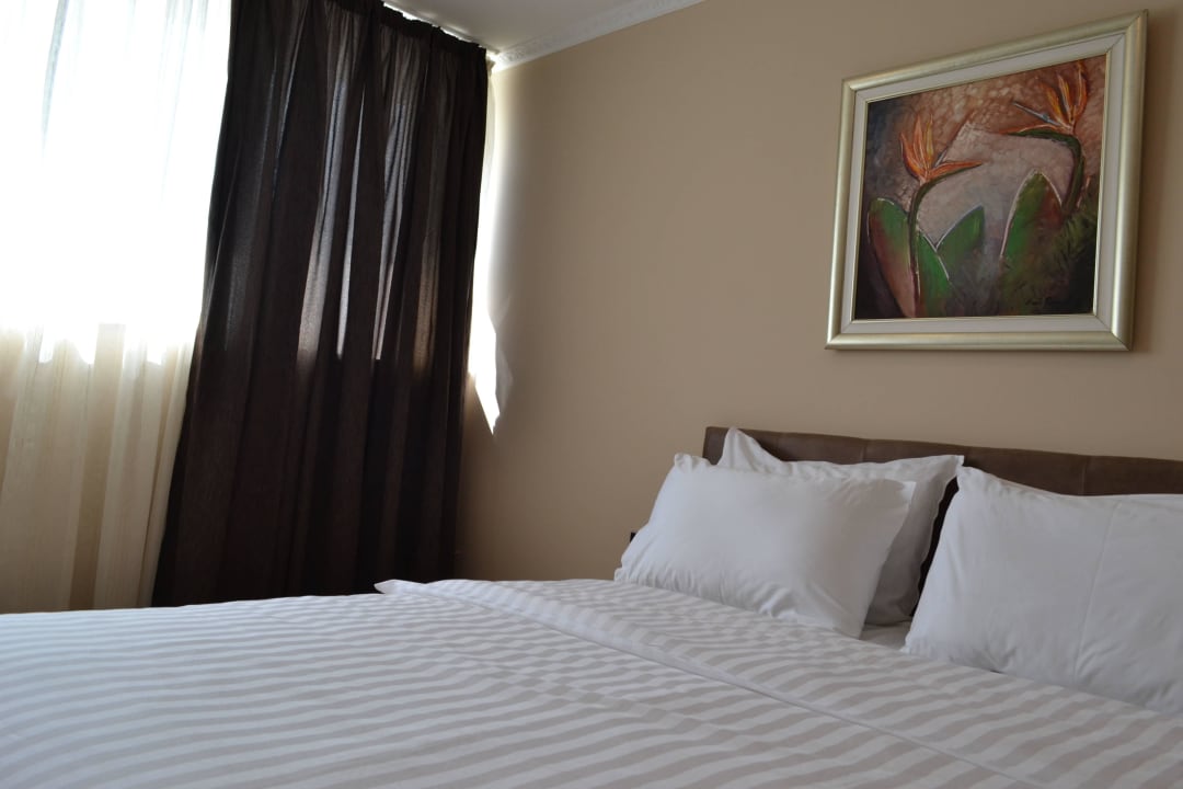 Double Hotel Super 8