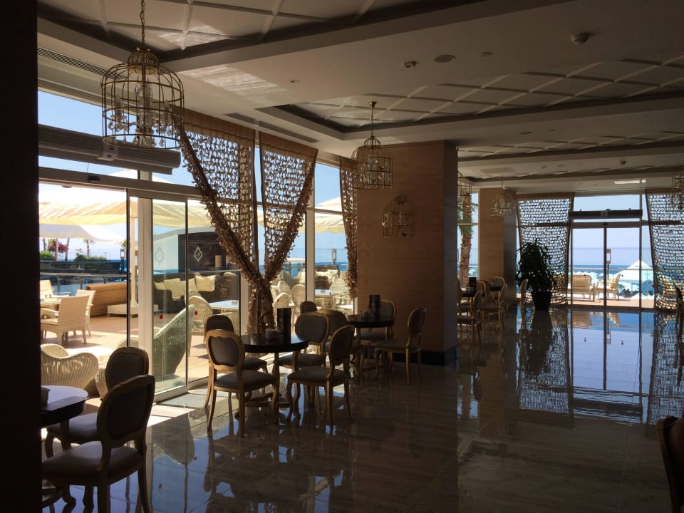 Patisseriebereich Azura Deluxe Resort & Spa Hotel