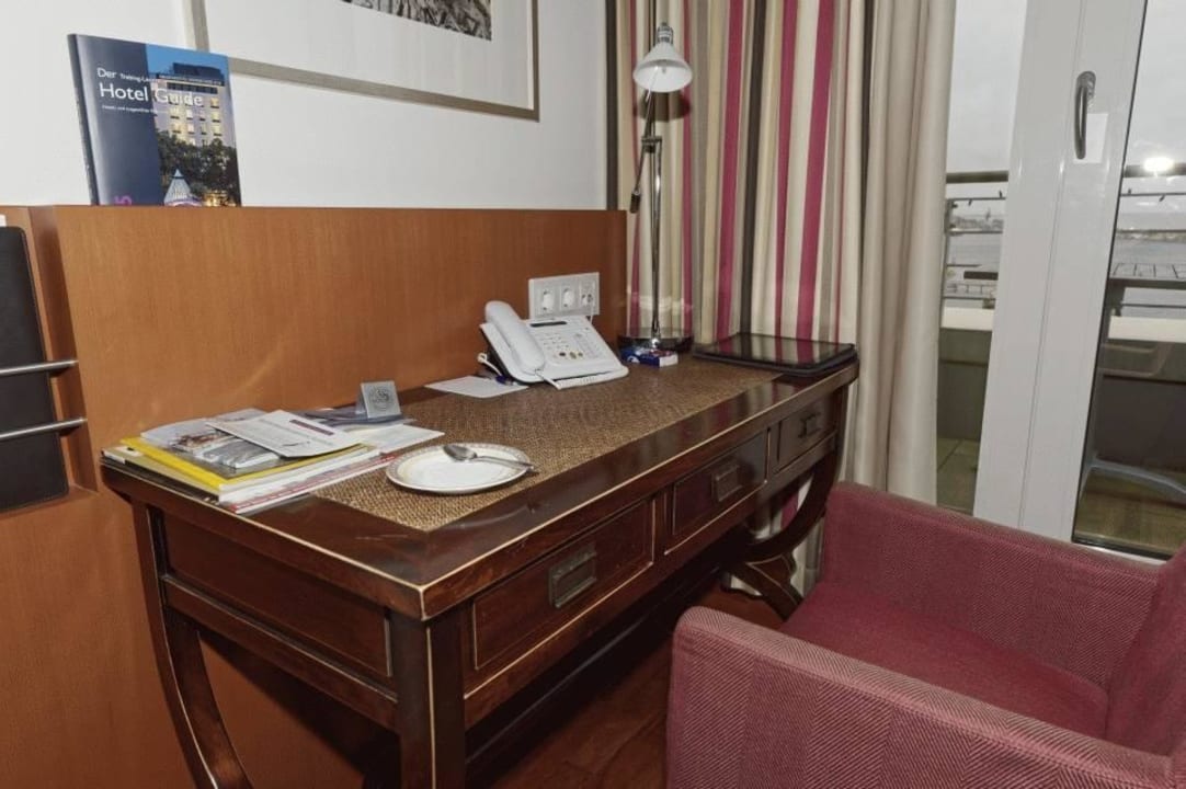 Schreibtisch ATLANTIC Hotel Wilhelmshaven