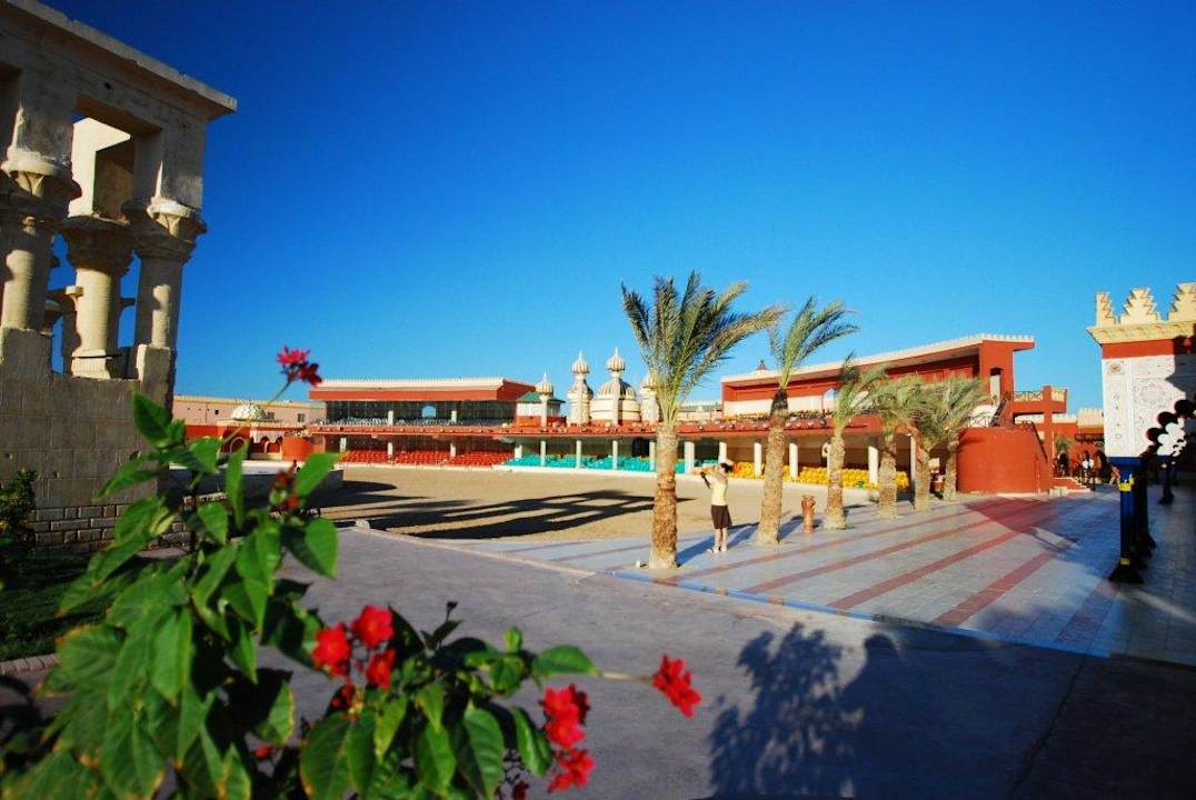 Arena der Ton und Lichtshow Pickalbatros Alf Leila Wa Leila Resort - Neverland Hurghada
