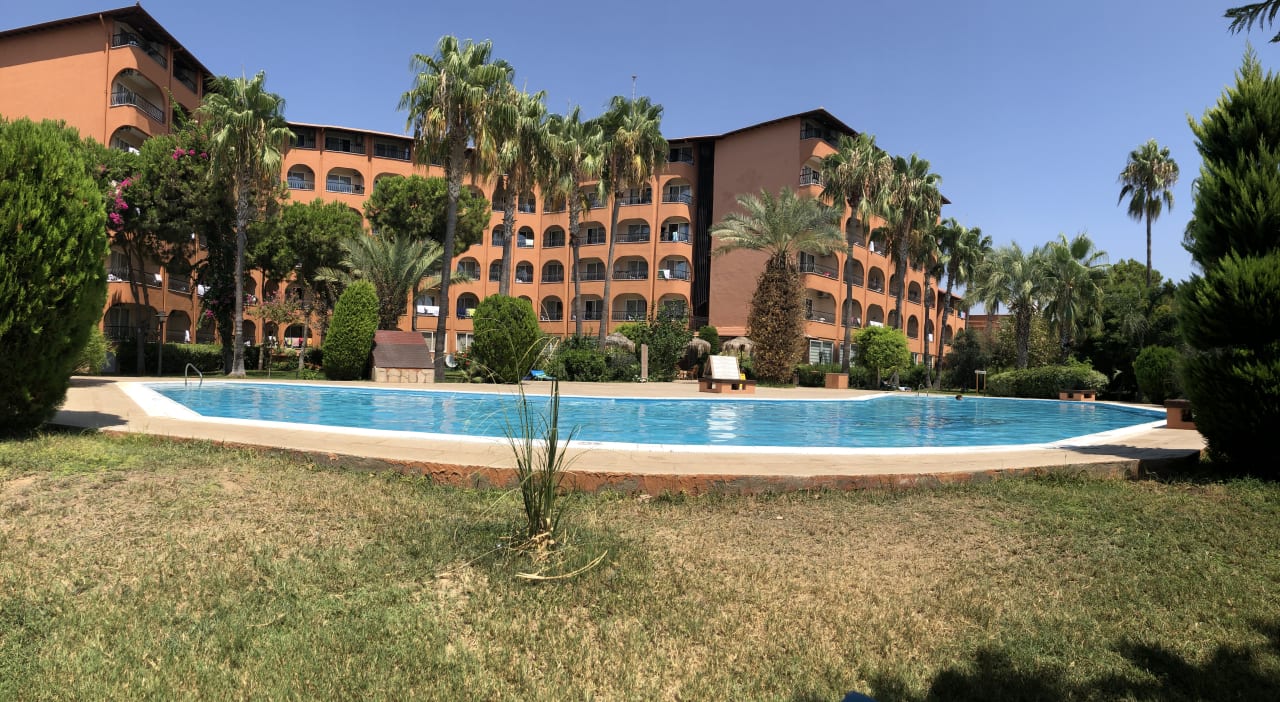 Pool Club Turtas Beach Hotel