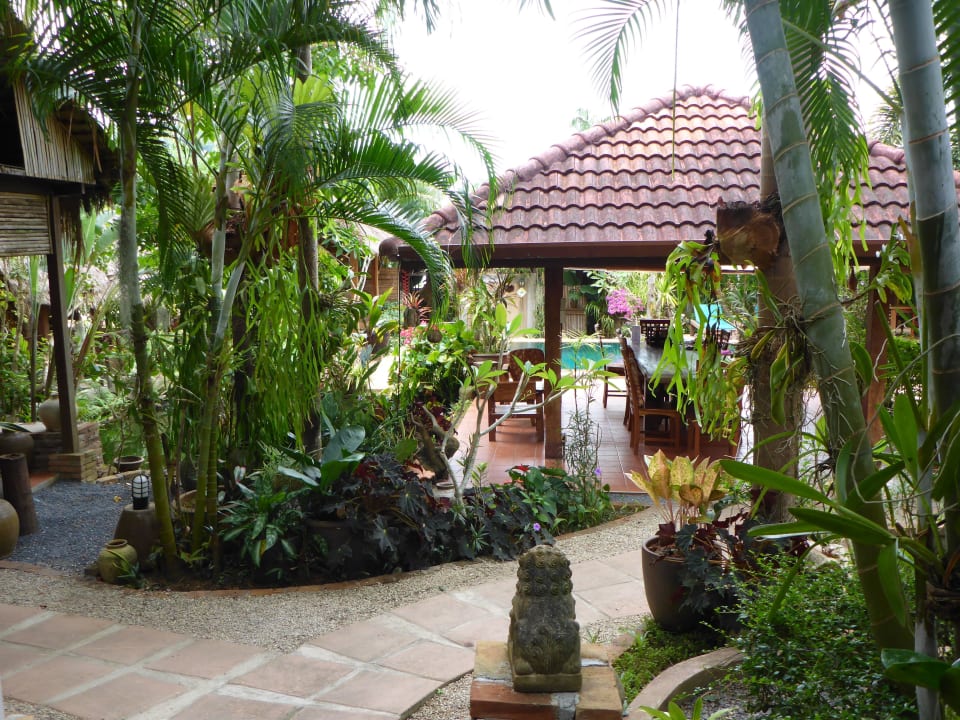 Blick in den Garten Frog and Catfish Country Inn