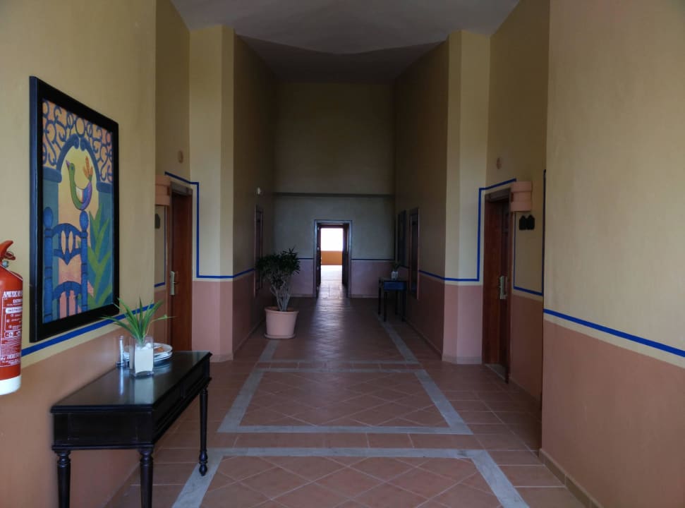Flur der Villa Bahia Principe Luxury Ambar