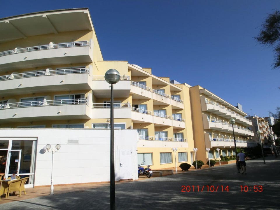 Seitliche Hotelansicht Grupotel Acapulco Playa - Adults Only