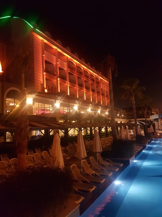Pool Mary Hotel Side