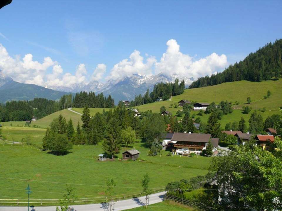 Blick vom Balkon (Rückseite) Ferienhotel Elisabeth