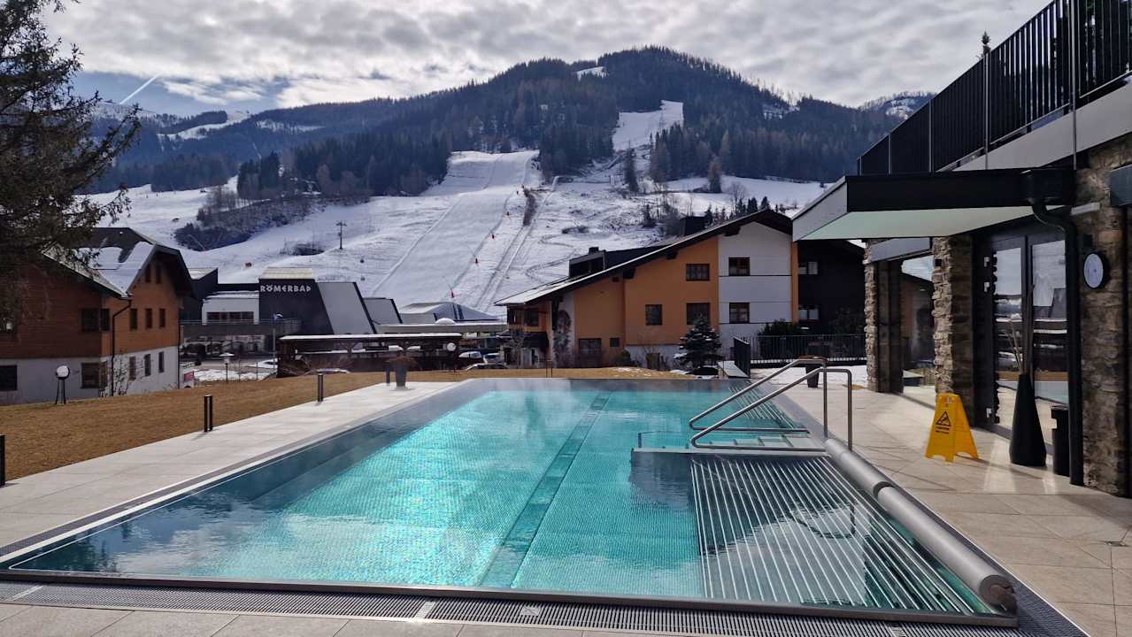 Pool Evident Hotel Prägant